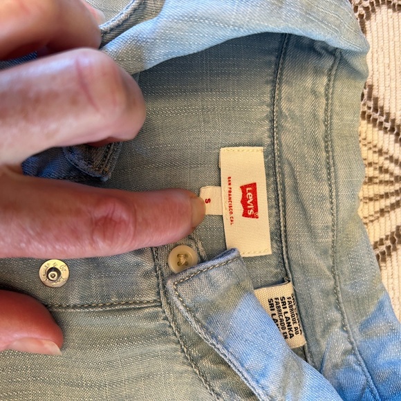 Levi’s long sleeve, collard, snap button dress, with pockets - Picture 2 of 6